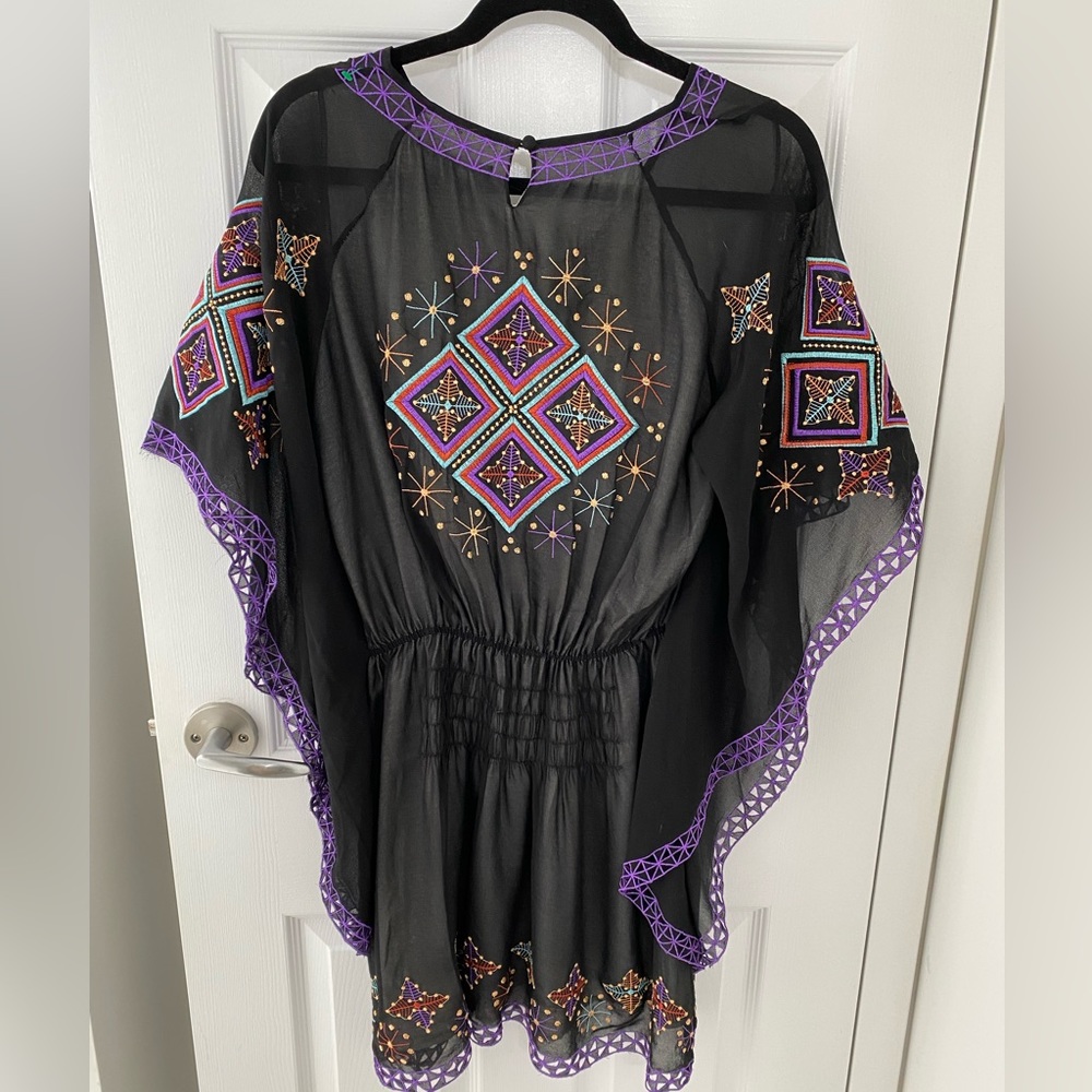 BCBGMaxAzria Black Embroidered Silk Short Caftan Style Dress Size 4